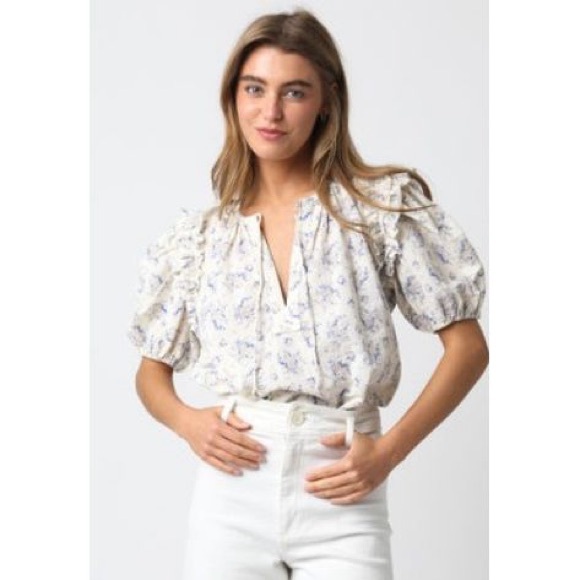 Olivaceous Tops - NWOT Olivaceous Puff Sleeve Blouse - Cream and Blue Floral Size M